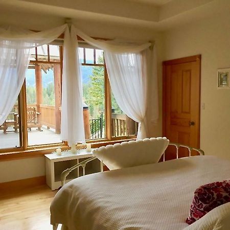 The Lodge At Trout Creek Bed And Breakfast Ngoại thất bức ảnh